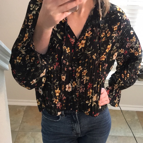Bershka Black Floral Blouse - Picture 3 of 5